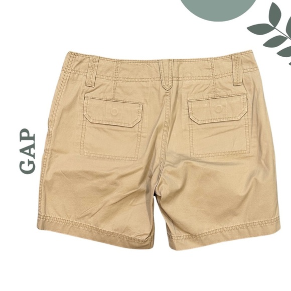 🛍️3/$40 GAP Women’s Classic Khaki Chino Shorts | Mid Rise Cotton Stretch Size 8 - Picture 2 of 6
